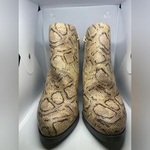 Bamboo Sword- 24 Faux Snakeskin Booties Size 5.5 Womens Gently Used